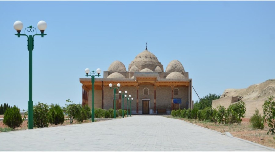 Orif Deggaroniy yodgorligi majmuasi 